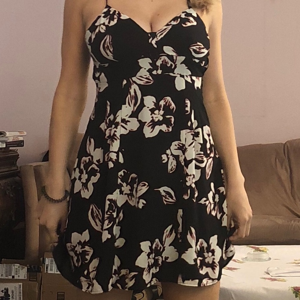 Beautiful floral summer dress! - Picture 1 of 1